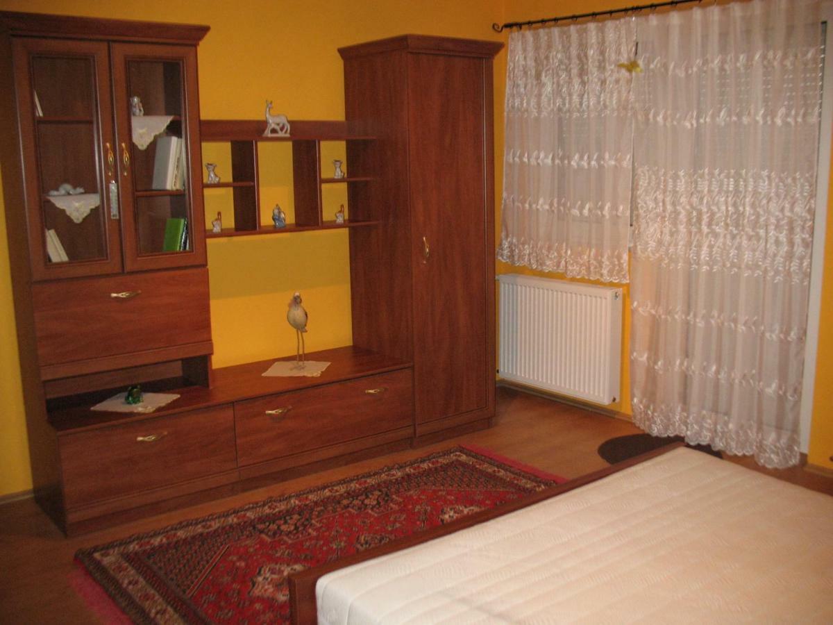 Menyhart Apartman Gyenesdiason 6 Fo Reszere Exterior photo